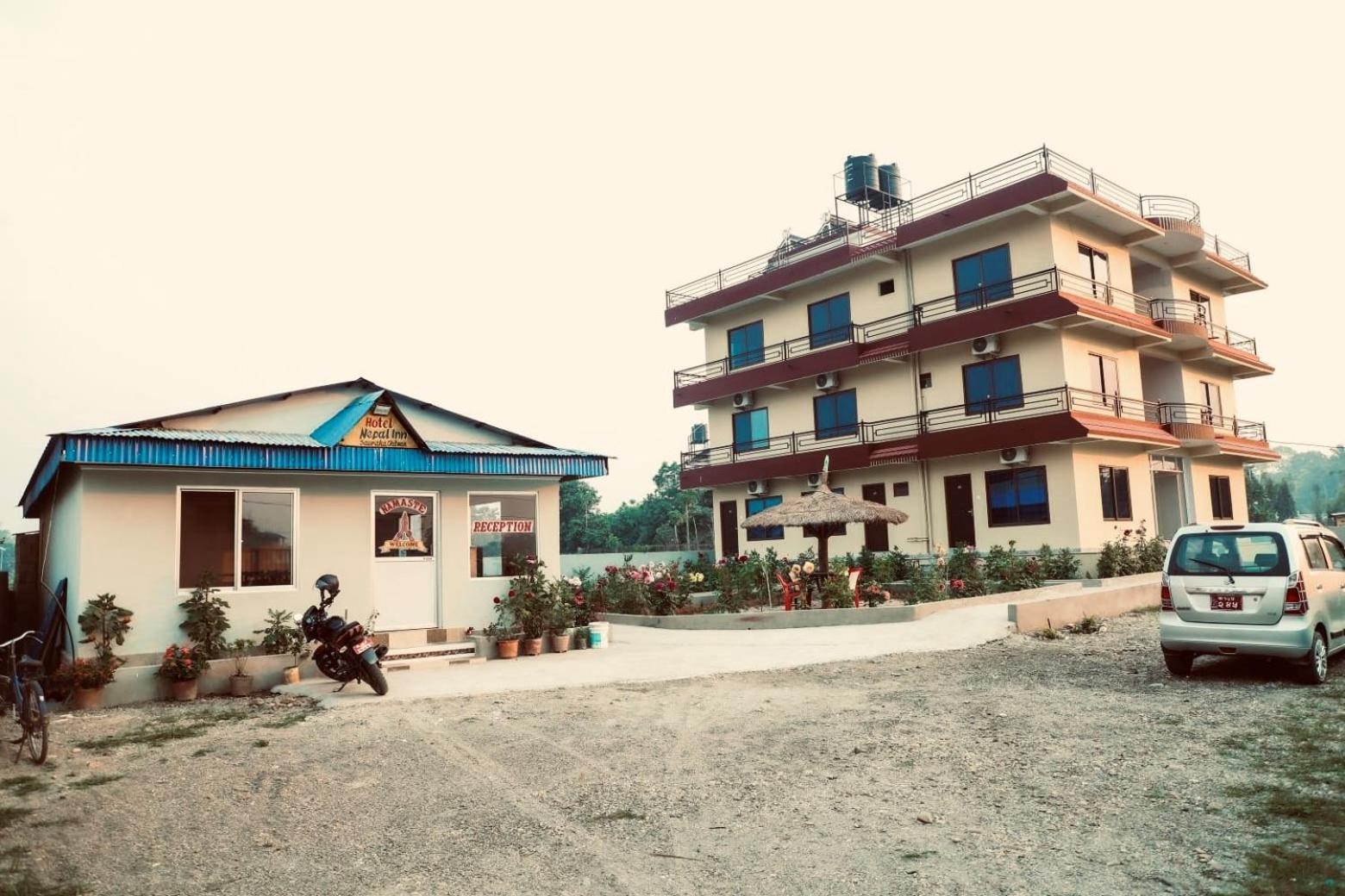 Typical Nepali Kitchen - No Pizza - No Pasta - No Problem !! Hotel Sauraha Bagian luar foto